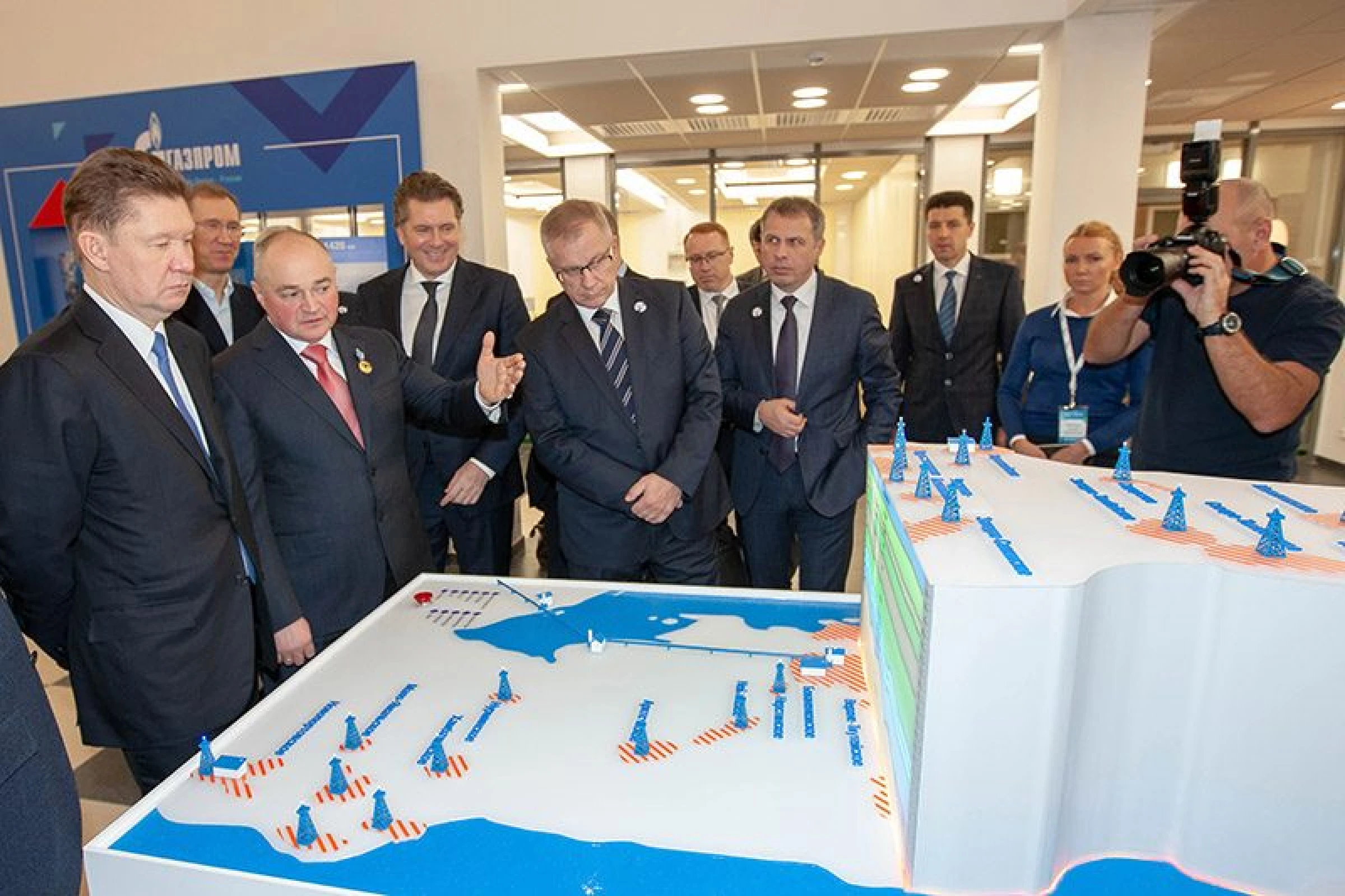 Official ceremony at the Bovanenkovskoye field third gas production facility