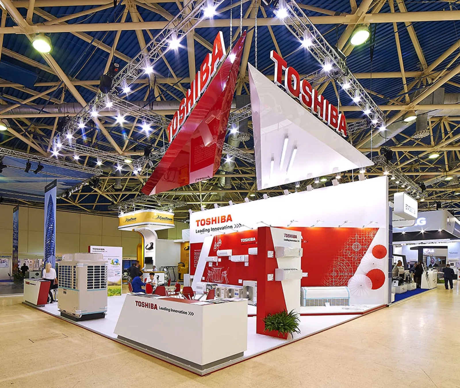 Стенд для компании TOSHIBA
