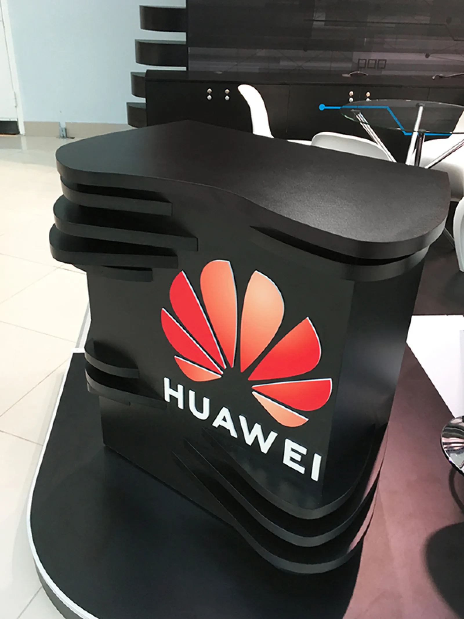 Стенд для Huawei — фото 6