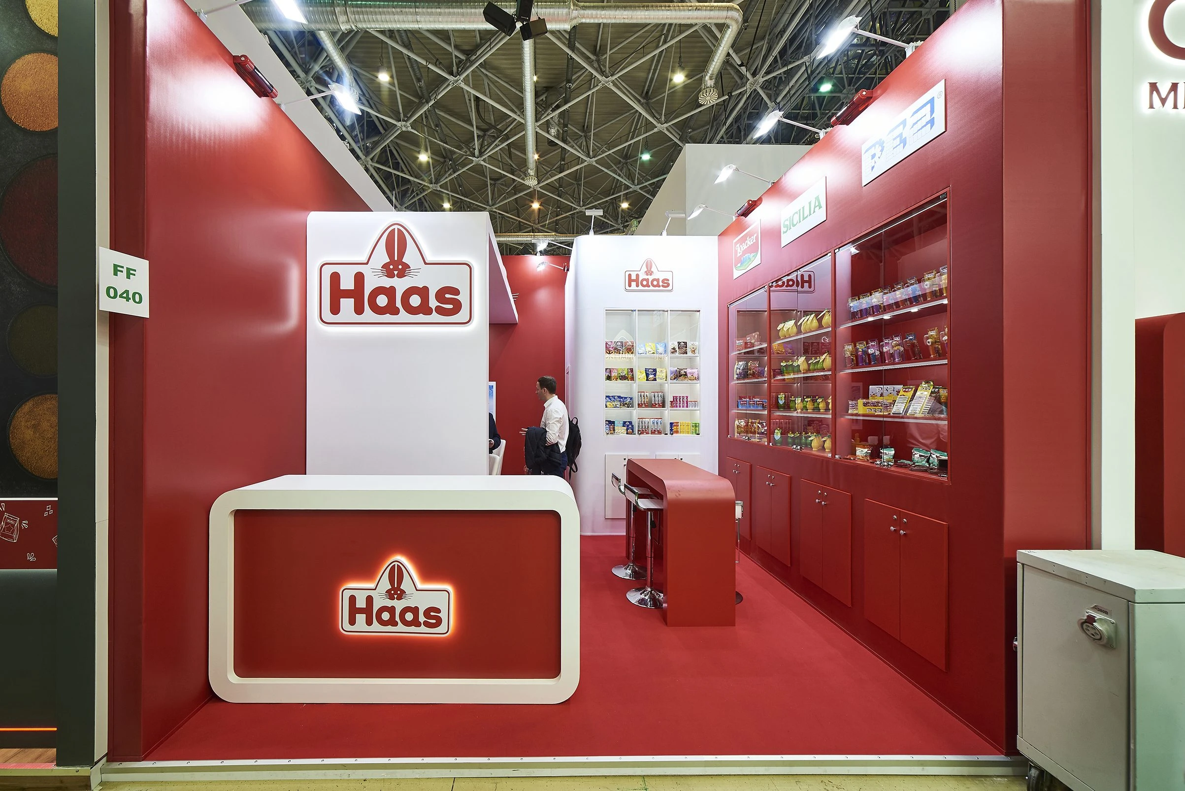 Stand for HAAS