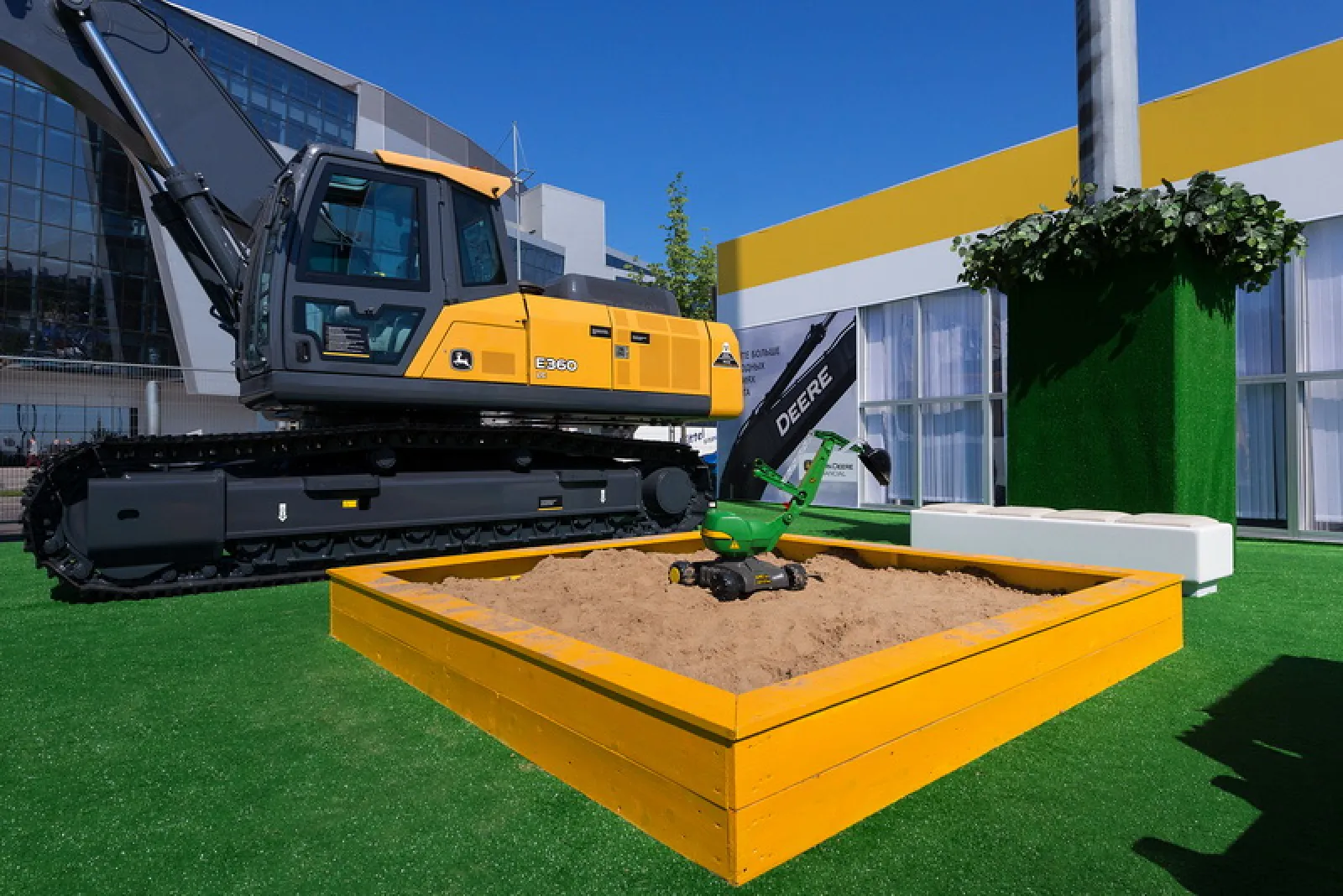Стенд для компании John Deer — фото 3