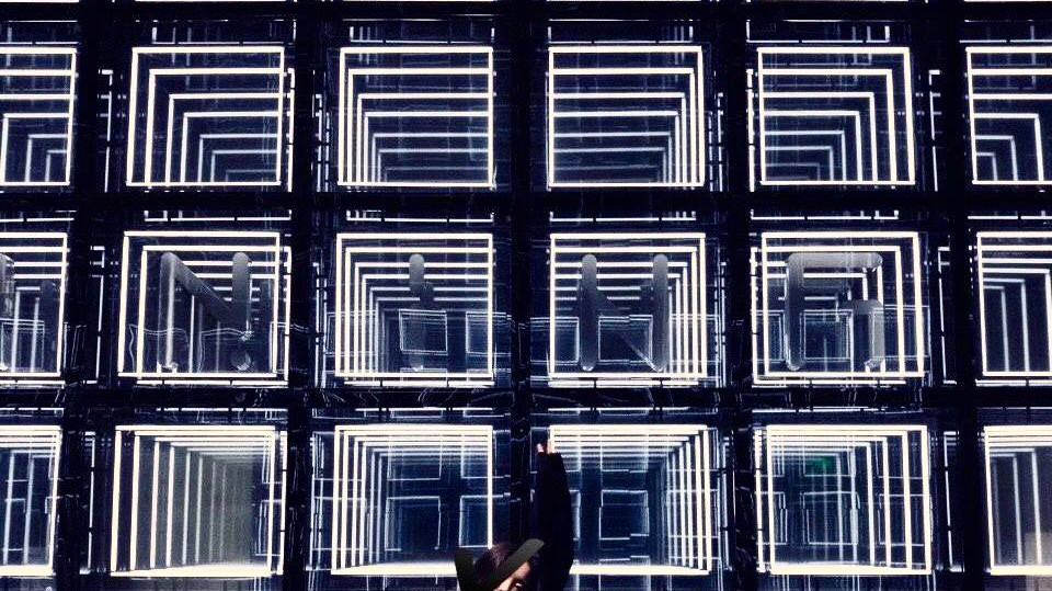 Эффект бесконечной перспективы в выставках и интерьере