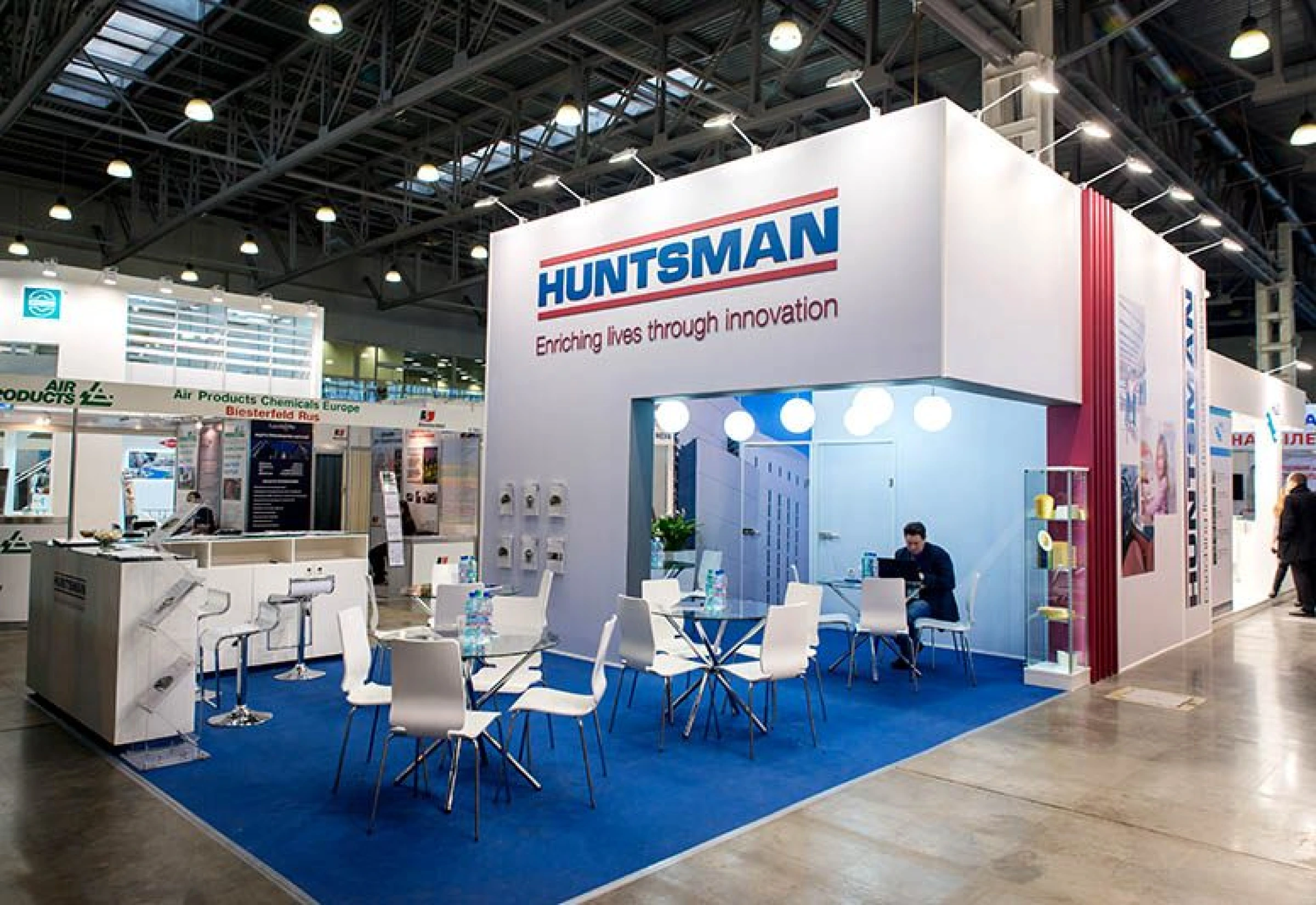 Stand for Huntsman