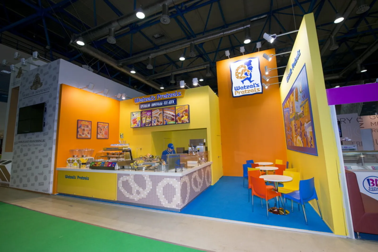 Стенд для Wetzels Pretzels