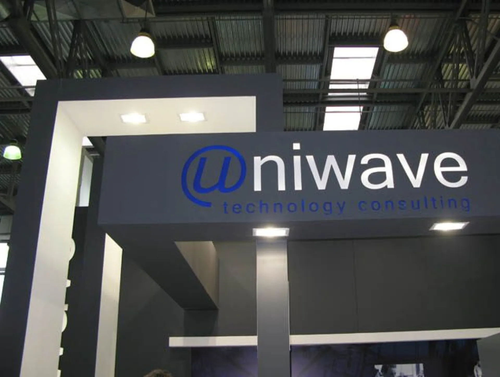 Стенд для компании UNIWAVE